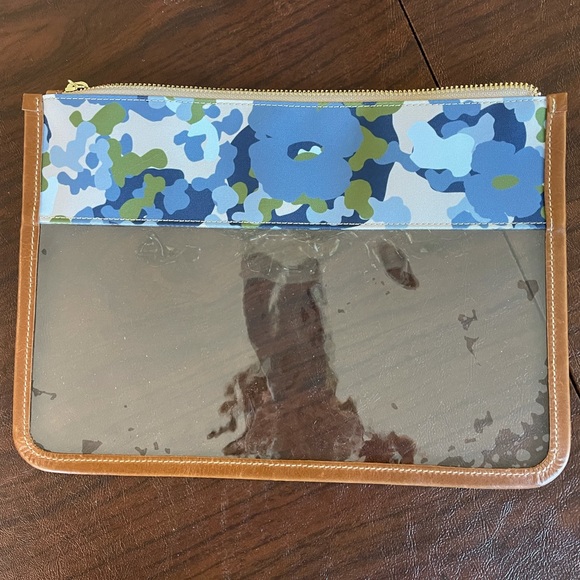 Monogrammed Barrington Katie pouch - Picture 4 of 4